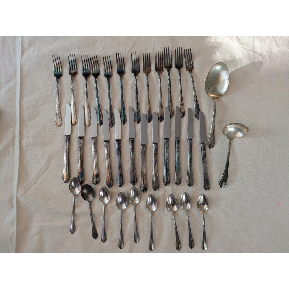 Lot of 35 Oneida Tudor Plate Fortune 1937 Silverplate Flatware Vintage
